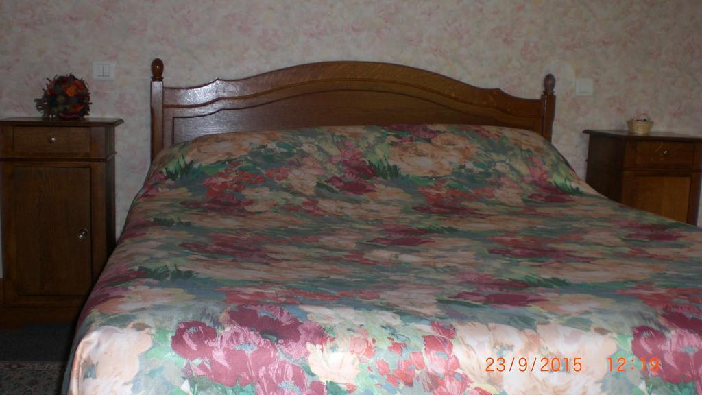Auberge De L'Atre Quarré-les-Tombes Zimmer foto