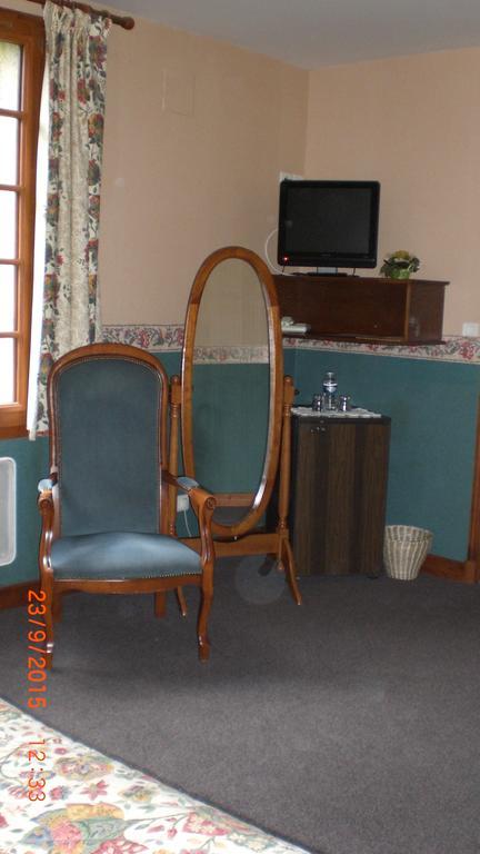 Auberge De L'Atre Quarré-les-Tombes Zimmer foto