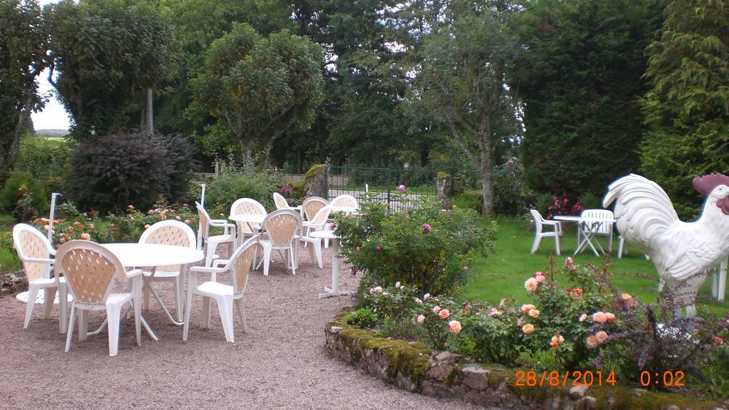 Auberge De L'Atre Quarré-les-Tombes Exterior foto